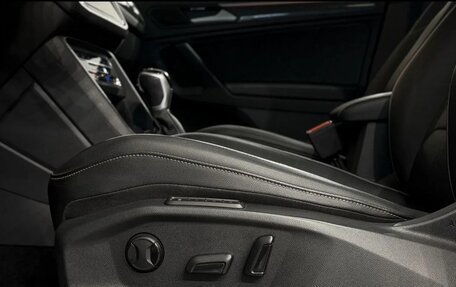 Volkswagen Tiguan II, 2021 год, 3 670 000 рублей, 6 фотография