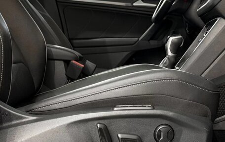 Volkswagen Tiguan II, 2021 год, 3 670 000 рублей, 16 фотография