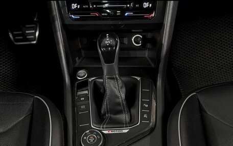 Volkswagen Tiguan II, 2021 год, 3 670 000 рублей, 20 фотография