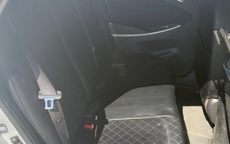 Hyundai Solaris II рестайлинг, 2012 год, 650 000 рублей, 15 фотография