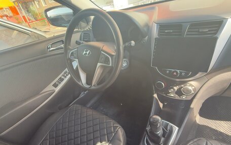 Hyundai Solaris II рестайлинг, 2012 год, 650 000 рублей, 9 фотография