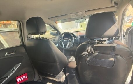 Hyundai Solaris II рестайлинг, 2012 год, 650 000 рублей, 13 фотография