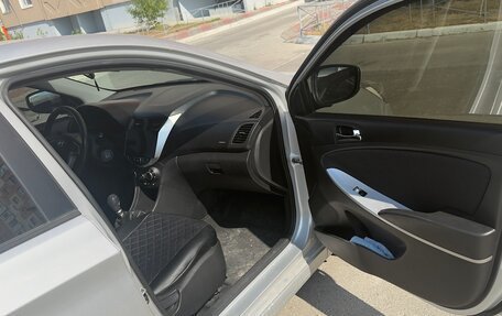 Hyundai Solaris II рестайлинг, 2012 год, 650 000 рублей, 16 фотография