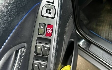Hyundai ix35 I рестайлинг, 2012 год, 1 000 000 рублей, 12 фотография