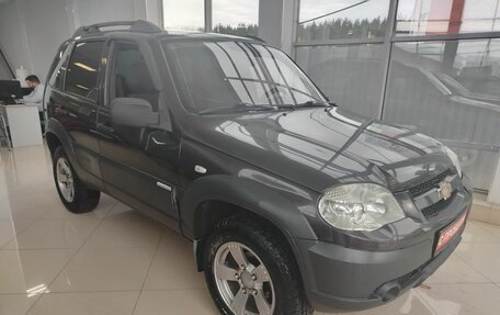 Chevrolet Niva I рестайлинг, 2011 год, 409 000 рублей, 2 фотография