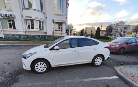 Hyundai Solaris II рестайлинг, 2021 год, 1 395 000 рублей, 3 фотография