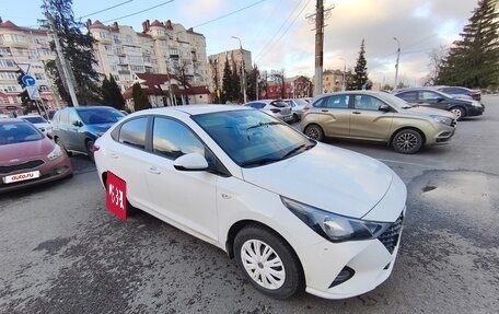 Hyundai Solaris II рестайлинг, 2021 год, 1 395 000 рублей, 2 фотография