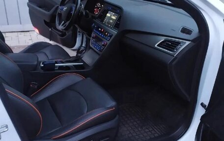 Hyundai Sonata VII, 2014 год, 1 800 000 рублей, 7 фотография