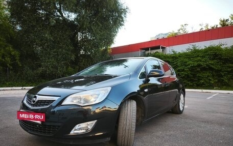 Opel Astra J, 2011 год, 820 000 рублей, 3 фотография