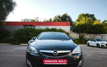 Opel Astra J, 2011 год, 820 000 рублей, 2 фотография