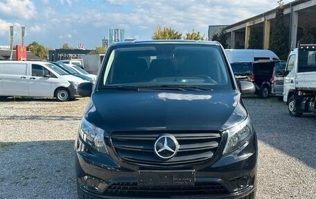 Mercedes-Benz Vito, 2023 год, 3 700 000 рублей, 2 фотография