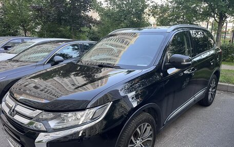 Mitsubishi Outlander III рестайлинг 3, 2016 год, 1 850 000 рублей, 19 фотография