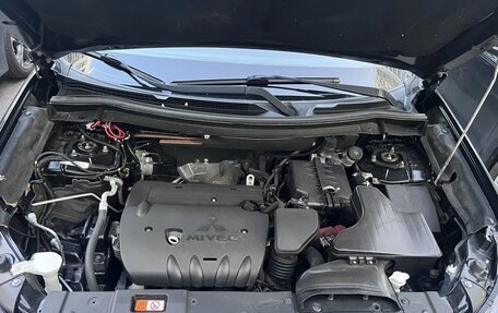 Mitsubishi Outlander III рестайлинг 3, 2016 год, 1 850 000 рублей, 16 фотография