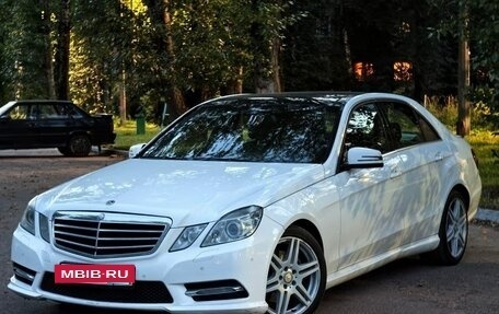 Mercedes-Benz E-Класс, 2013 год, 1 550 000 рублей, 2 фотография