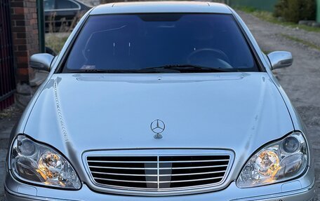 Mercedes-Benz S-Класс, 1999 год, 700 000 рублей, 1 фотография