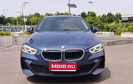 BMW 1 серия, 2023 год, 1 900 000 рублей, 2 фотография