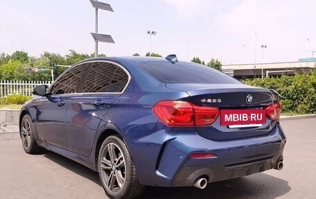 BMW 1 серия, 2023 год, 1 900 000 рублей, 7 фотография