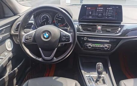 BMW 1 серия, 2023 год, 1 900 000 рублей, 16 фотография