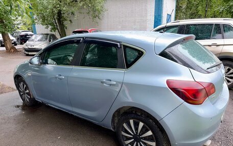 Opel Astra J, 2010 год, 450 000 рублей, 3 фотография