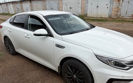 KIA Optima IV, 2019 год, 1 900 000 рублей, 2 фотография