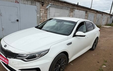KIA Optima IV, 2019 год, 1 900 000 рублей, 3 фотография