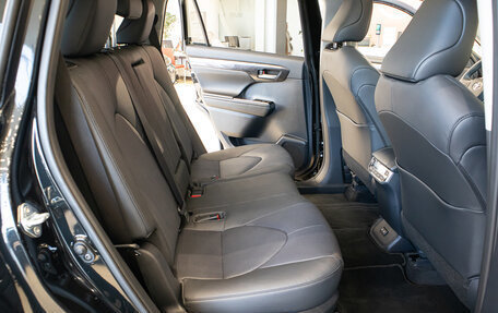 Toyota Highlander, 2026 год, 5 890 000 рублей, 15 фотография