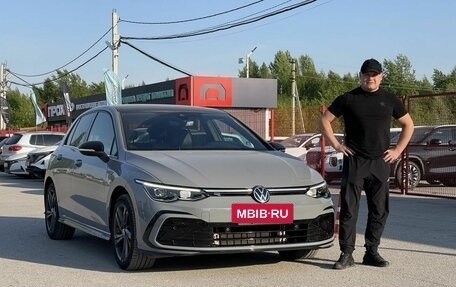 Volkswagen Golf VIII, 2022 год, 2 014 000 рублей, 4 фотография