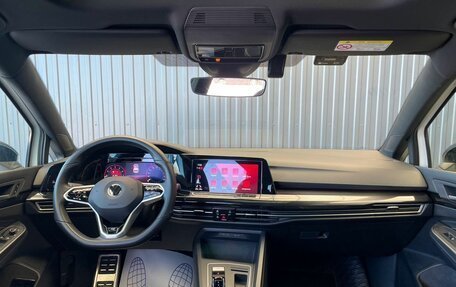 Volkswagen Golf VIII, 2022 год, 2 014 000 рублей, 14 фотография