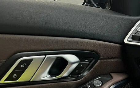 BMW 3 серия, 2022 год, 2 700 000 рублей, 20 фотография