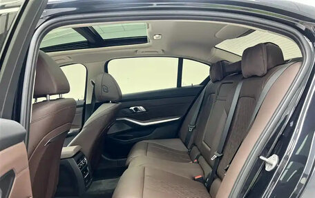 BMW 3 серия, 2022 год, 2 700 000 рублей, 23 фотография