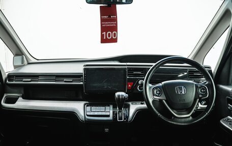 Honda Stepwgn IV, 2016 год, 1 650 000 рублей, 13 фотография