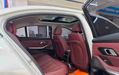 BMW 3 серия, 2023 год, 2 700 000 рублей, 21 фотография