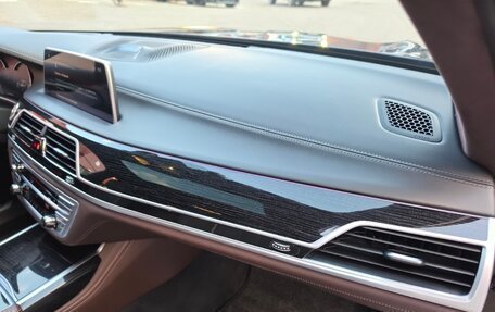 BMW 7 серия, 2018 год, 4 500 000 рублей, 20 фотография