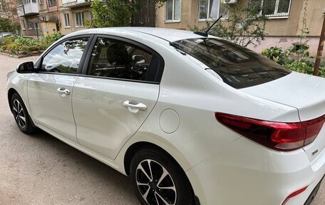 KIA Rio IV, 2018 год, 1 350 000 рублей, 4 фотография