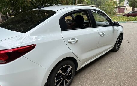 KIA Rio IV, 2018 год, 1 350 000 рублей, 6 фотография
