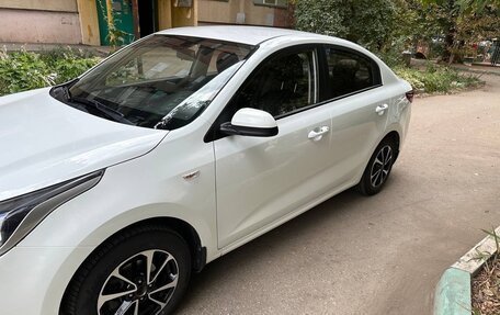 KIA Rio IV, 2018 год, 1 350 000 рублей, 3 фотография