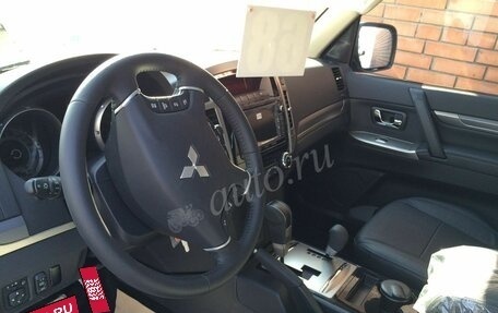 Mitsubishi Pajero IV, 2015 год, 2 400 000 рублей, 3 фотография