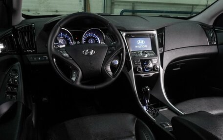 Hyundai Sonata VI, 2012 год, 1 230 000 рублей, 6 фотография