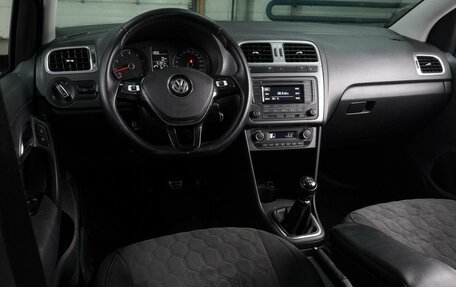 Volkswagen Polo VI (EU Market), 2016 год, 979 000 рублей, 6 фотография