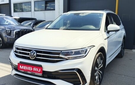 Volkswagen Tiguan II, 2023 год, 3 997 000 рублей, 1 фотография