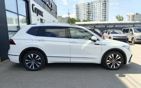 Volkswagen Tiguan II, 2023 год, 3 997 000 рублей, 4 фотография