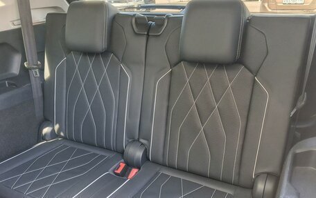 Volkswagen Tiguan II, 2023 год, 3 997 000 рублей, 15 фотография