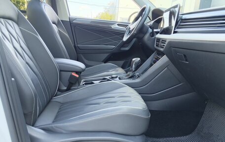 Volkswagen Tiguan II, 2023 год, 3 997 000 рублей, 13 фотография