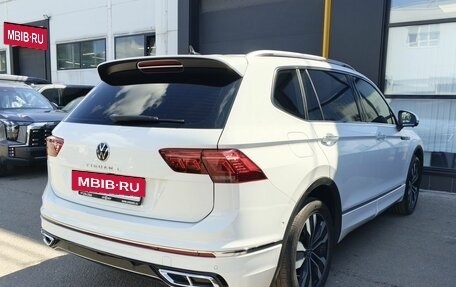 Volkswagen Tiguan II, 2023 год, 3 997 000 рублей, 5 фотография