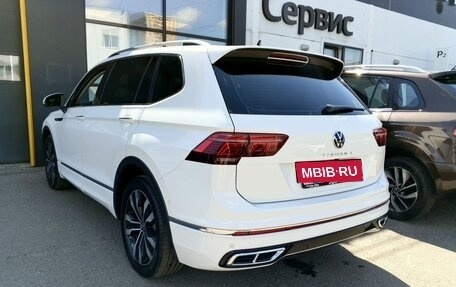 Volkswagen Tiguan II, 2023 год, 3 997 000 рублей, 7 фотография