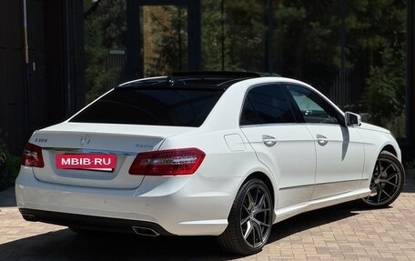 Mercedes-Benz E-Класс, 2013 год, 1 950 000 рублей, 10 фотография