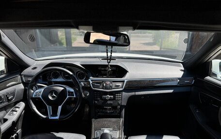 Mercedes-Benz E-Класс, 2013 год, 1 950 000 рублей, 21 фотография