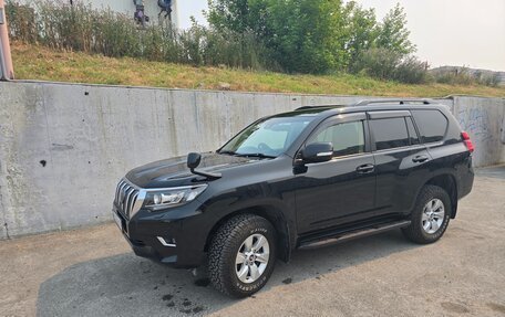 Toyota Land Cruiser Prado 150 рестайлинг 2, 2017 год, 4 450 000 рублей, 5 фотография