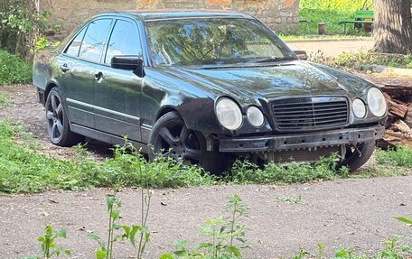 Mercedes-Benz E-Класс, 1997 год, 360 000 рублей, 4 фотография