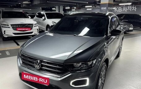 Volkswagen T-Roc I, 2023 год, 1 278 911 рублей, 3 фотография